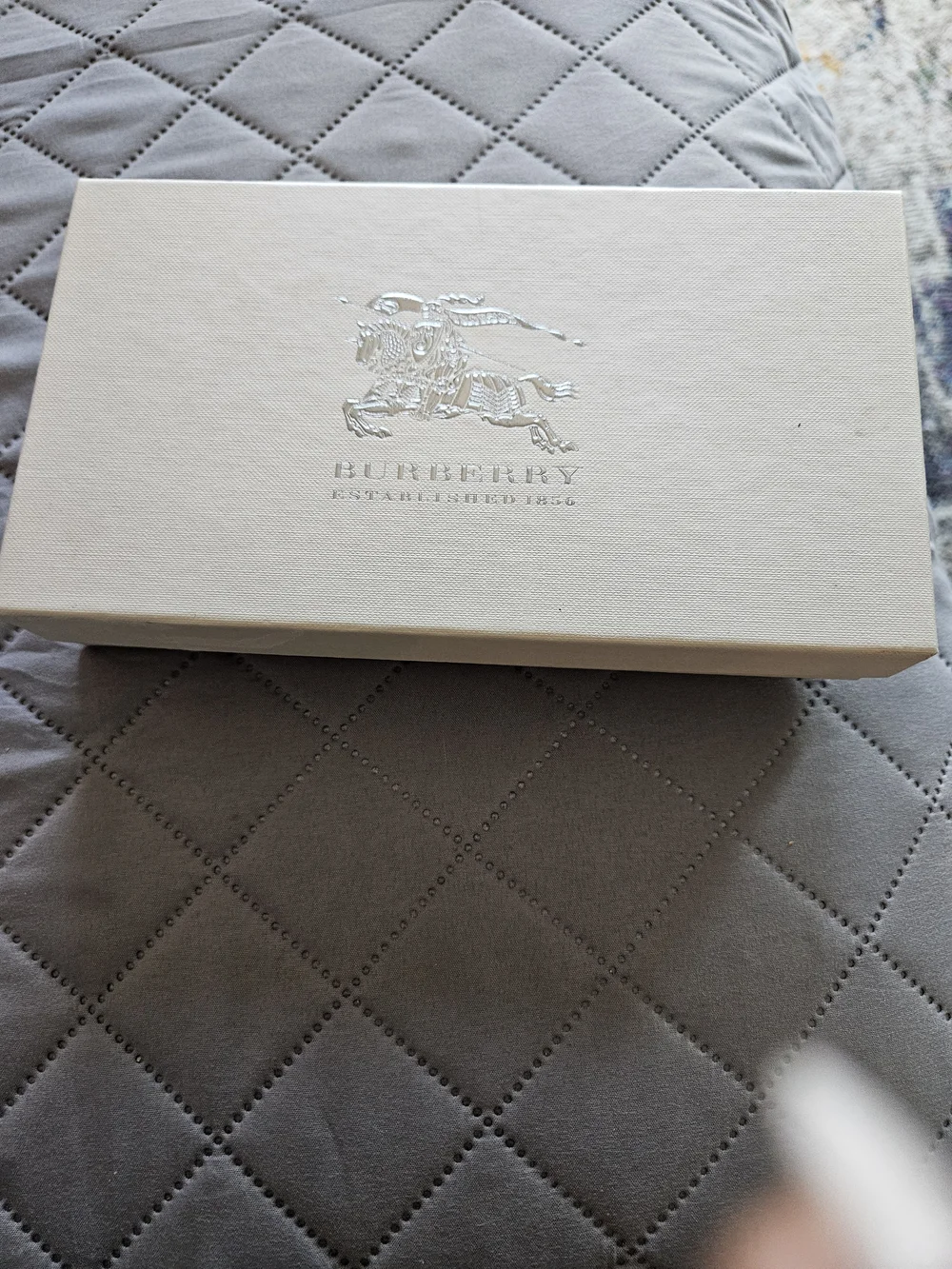 Burberry Beige and Burgundy Star-Print Wallet Clutch - Picture 7 of 7